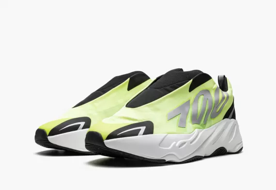 Yeezy Boost 700 MNVN Laceless - Phosphor