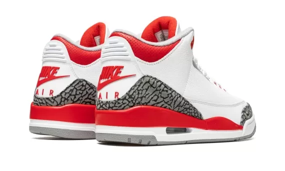 Air Jordan 3 Retro OG - Fire Red 2022