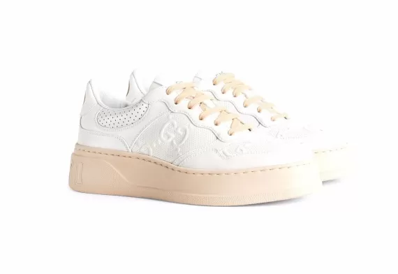 Gucci GG embossed low-top sneakers - White/peach