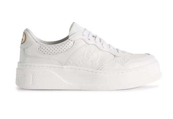 Gucci GG embossed low-top sneakers - GG Supreme print White