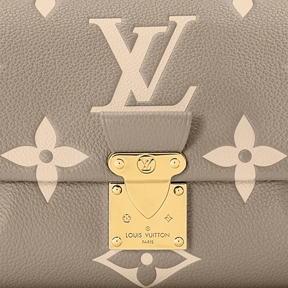 Louis Vuitton Favorite