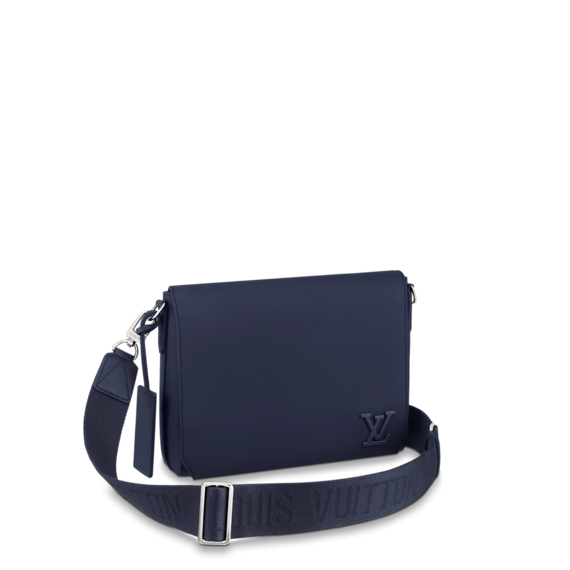 Louis Vuitton Takeoff Messenger