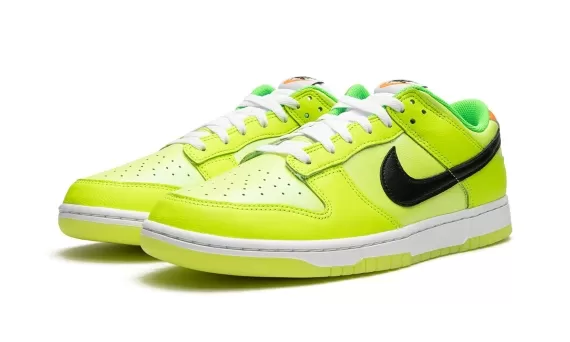 Nike Dunk Low - Glow in the Dark