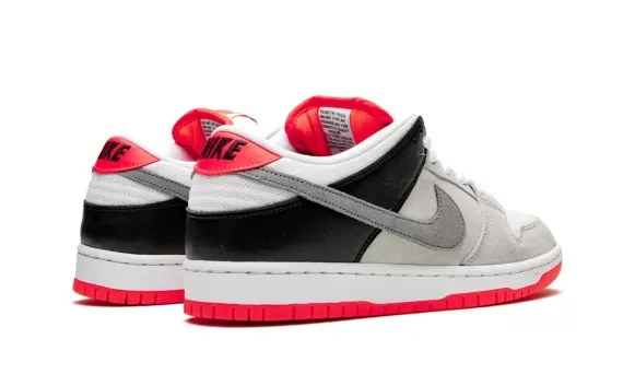 Nike SB Dunk Low - Infrared