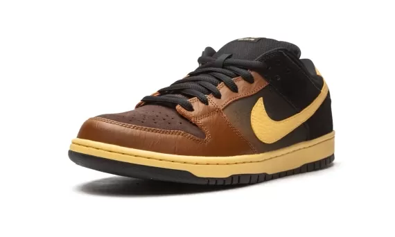 Nike SB Dunk Low - Black and Tan