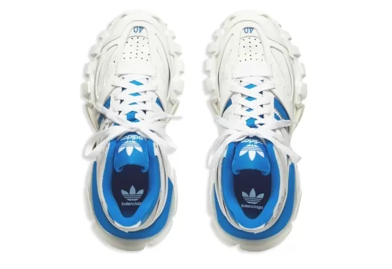 BalenciagaTrack Forum Sneakers - White/Blue