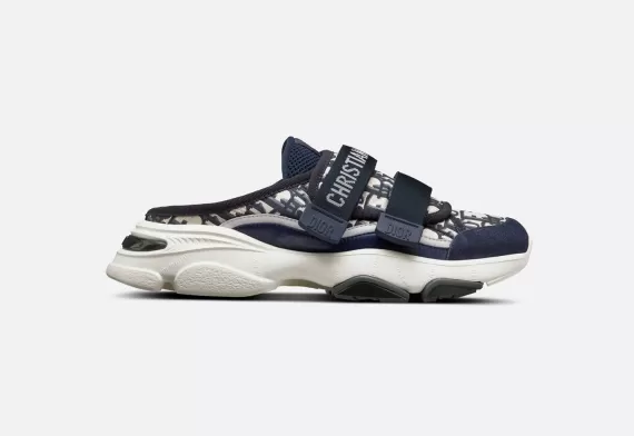 D-WANDER Sneaker - Deep Blue Dior Oblique Technical Fabric