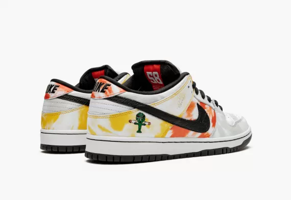 SB DUNK LOW - Tie-Dye Rayguns 2019 - White