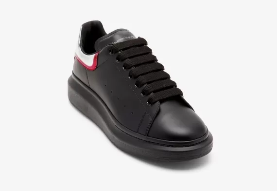 Oversized Sneaker in Black/Silver/Welsh Red