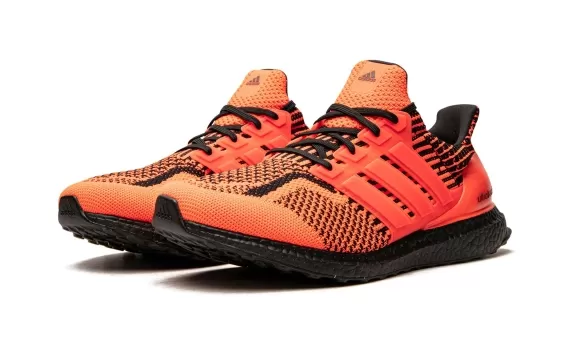 UltraBoost 5.0 DNA - Solar Red / Core Black