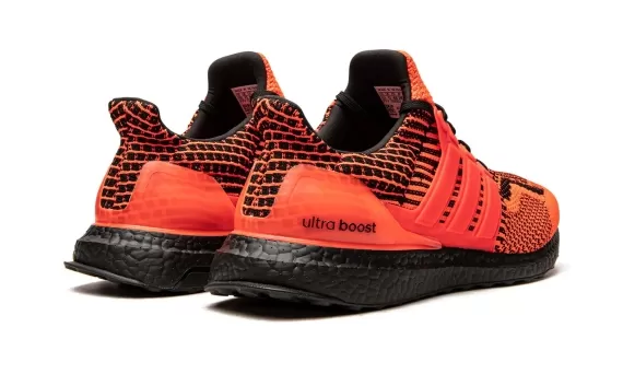 UltraBoost 5.0 DNA - Solar Red / Core Black