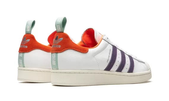 Superstar - Girls Are Awesome