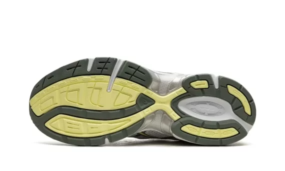 GEL 1130 - White Jade Yellow