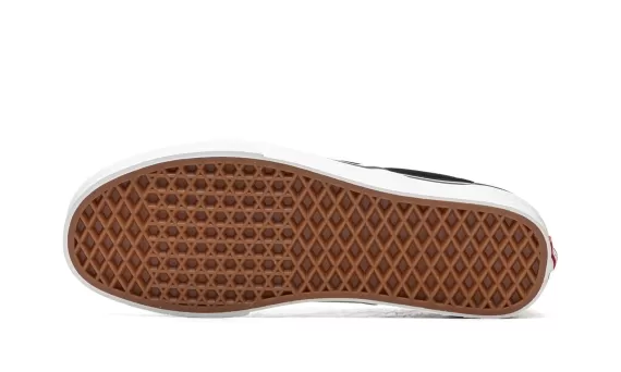 Classic Slip On - Flame Skull