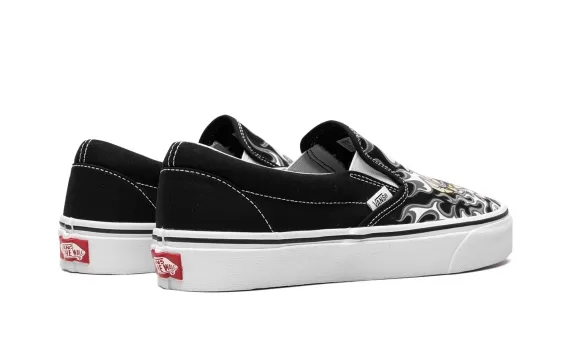 Classic Slip On - Flame Skull