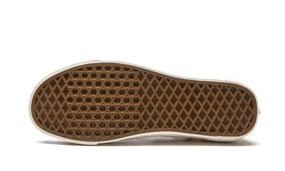 Era Craft Podium Checkerboard - White