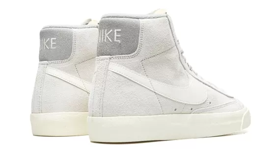 Blazer Mid '77 - Light Bone/Medium Grey/Alpha O