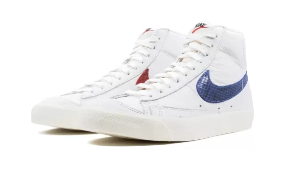 Blazer Mid '77 - Snakeskin Swoosh