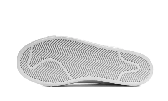 SB Zoom Blazer Mid - Triple White