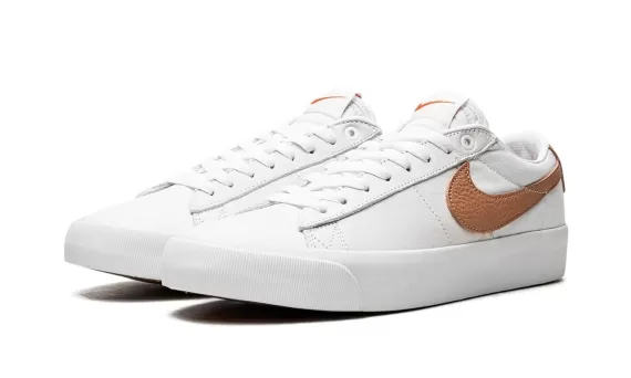 SB Blazer Low GT - Cognac/White