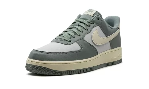 Air Force 1 Low LX - Mica Green
