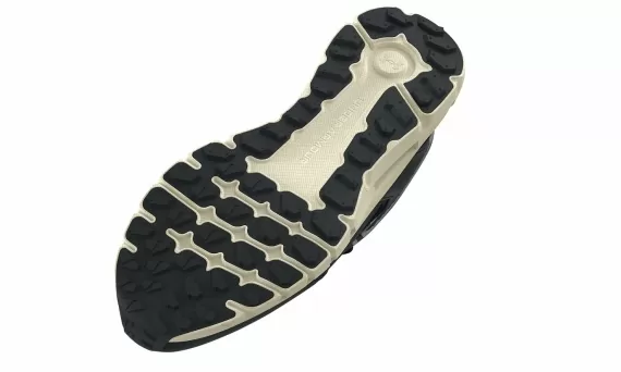 Summit Trek Shoes - Black / Ivory Dune